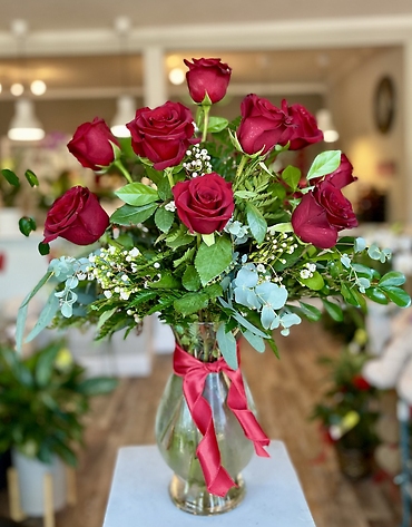The Luxury Valentine\'s Red Roses